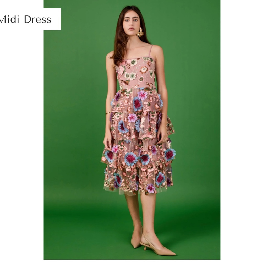 Endless Rose FLORAL EMBROIDERED MIDI DRESS